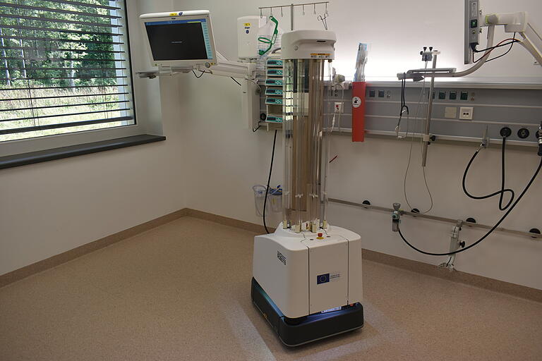Seit kurzem ist der EU-Desinfektionsroboter am Rhön-Klinikum Campus Bad Neustadt im Einsatz. Seit kurzem ist der EU-Desinfektionsroboter am Rhön-Klinikum Campus Bad Neustadt im Einsatz.