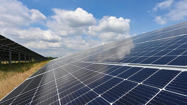 Die Gemeinde Fuchsstadt will sich am Energiepark Lauerbach beteiligen und muss dafür einen Kredit aufnehmen. - Die Gemeinde Fuchsstadt will sich am Energiepark Lauerbach beteiligen und muss dafür einen Kredit aufnehmen. Die Gemeinde Fuchsstadt will sich am Energiepark Lauerbach beteiligen und muss dafür einen Kredit aufnehmen. - Die Gemeinde Fuchsstadt will sich am Energiepark Lauerbach beteiligen und muss dafür einen Kredit aufnehmen.