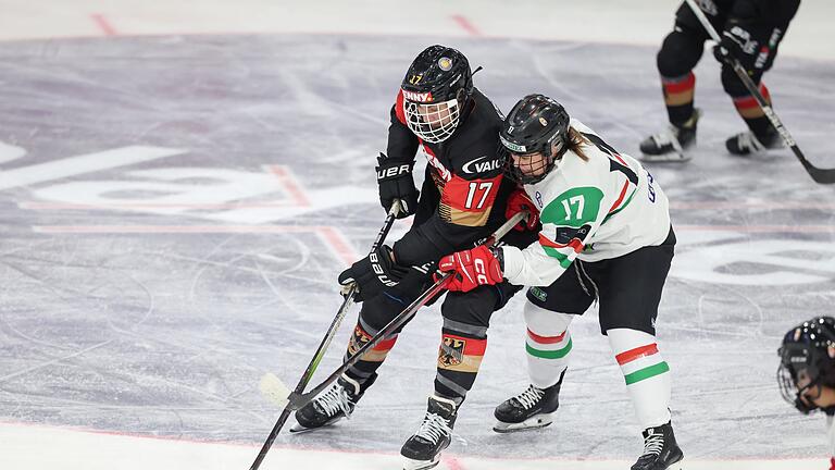 Deutschland - Ungarn       -  Emily Nix (l) sorgte für den Führungstreffer der deutschen Mannschaft.