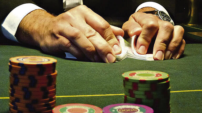Die Poker-Karten werden neu gemischt: Ein Gerichtsurteil aus Köln könnte auch Auswirkungen auf die Spielbank Kissingen haben. Die Poker-Karten werden neu gemischt: Ein Gerichtsurteil aus Köln könnte auch Auswirkungen auf die Spielbank Kissingen haben.