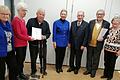 Auf dem Foto Vorsitzende Barbara Kamm, Eva Wachtel, Franz Kneißl, Hildegard Stephan, Pfarrer i.R. Josef Kraft, Rudi Schulz, Vorsitzende Hannelore Barth.