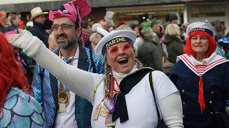 Matrosinnen und Matrosen traten beim Faschingszug in Bad Brückenau auf. Matrosinnen und Matrosen traten beim Faschingszug in Bad Brückenau auf.