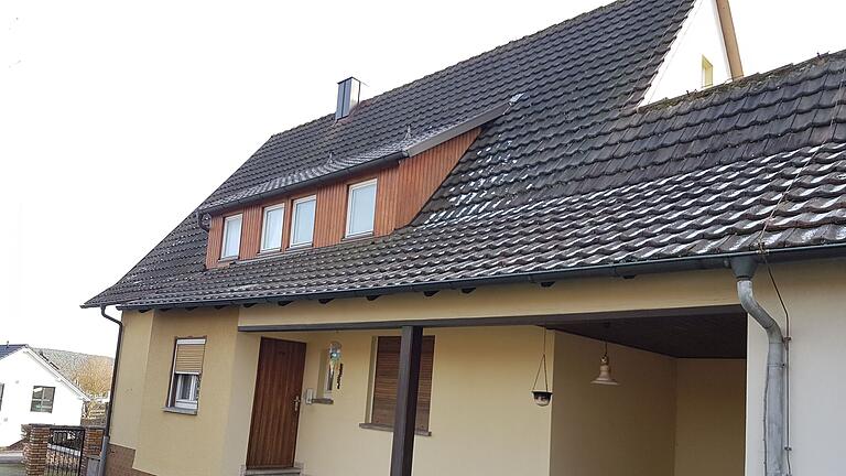 Vorher: Das Anwesen der Familie Huter in Oberelsbach von Westen. Vorher: Das Anwesen der Familie Huter in Oberelsbach von Westen.