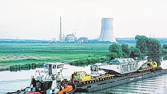 Ankunft der Maschinentrafos auf dem Main 1978