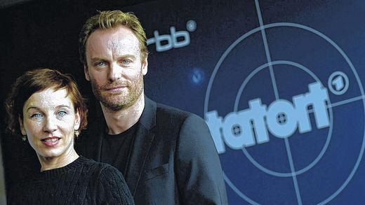 Eines der drei neuen &bdquo;Tatort&ldquo;-Teams: Die Schauspieler Meret Becker und Mark Waschke ermitteln ab Herbst als Nina Rubin und Robert Karow im Berliner &bdquo;Tatort&ldquo;.