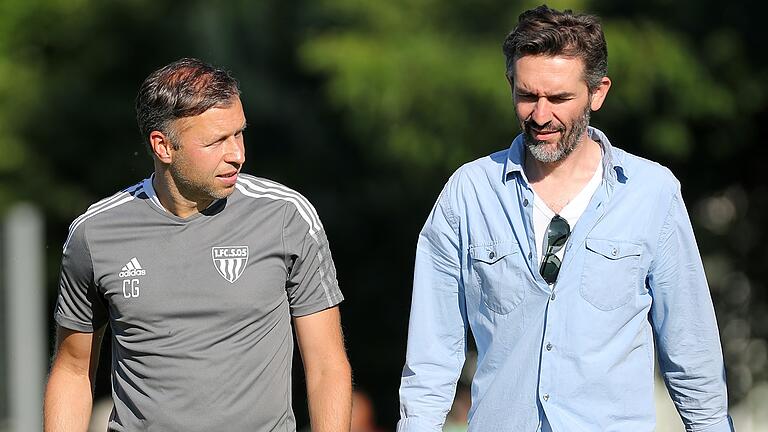 Hier im Gespräch miteinander, am Freitagabend im Diskurs mit den FC-05-Fans: der Schweinfurter Trainer Christian Gmünder (links) und Sportleiter Robert Hettich. Hier im Gespräch miteinander, am Freitagabend im Diskurs mit den FC-05-Fans: der Schweinfurter Trainer Christian Gmünder (links) und Sportleiter Robert Hettich.