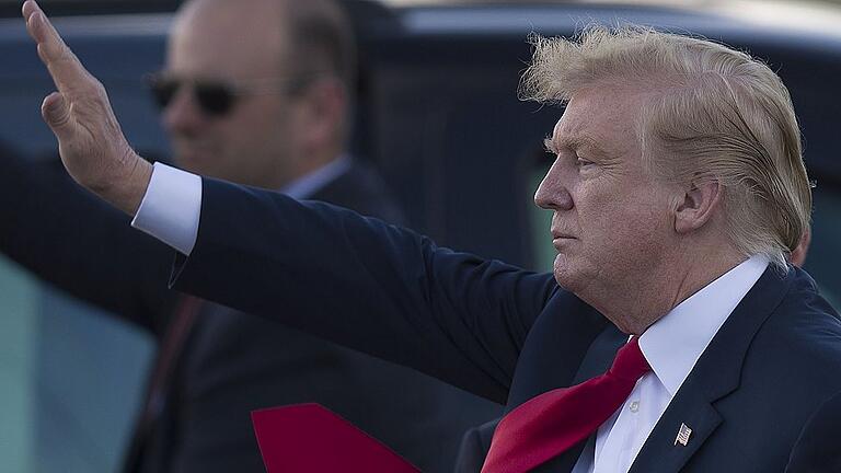 President Trump Arrives In West Palm Beach For Easter Weekend At Mar-a-Lago       -  Donald Trump fühlt sich durch den Mueller-Bericht reingewaschen.