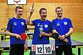 Ungeschlagen: Norbert Türk (Mitte) hat sich den Pokal geholt. Zweiter wurde Stefan Schmitt (rechts) und Dritter Tom Schröder.