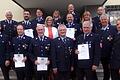 Für langjährige aktive Dienstzeit bei der Feuerwehr Gaukönigshofen ausgezeichnet (vorne von links): Kreisbrandmeister Christian Ķollert, Elmar Barthel, Lorenz Seufert, Robert Höfner, Rainer Lesch, Kommandant Christian Boeck.
Hintere Reihe: Heinz Gessner, Kreisbrandmeister Christan Buchholz, stellvertretende Landrätin Karen Heußner, Matthias Kapaun, Sonja Pastian-Dürr, Matthias Henkelmann, Martin Sieber, Tanja Dürr, Kreisbrandinspektor Markus Dürr und Arnold Dürr- Rummel.