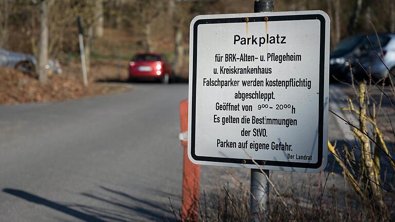 Der Neubau entsteht auf dem jetzigen Parkplatz des Pflegeheimes. Der Neubau entsteht auf dem jetzigen Parkplatz des Pflegeheimes.