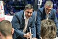 Sasa Filipovski an der Taktiktafel: Der Trainer der Würzburg Baskets legt im Training viel Wert auf Spielzüge und Laufwege.