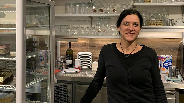 Maria Maglia im Café Dolce Ambiente bäckt selbst und bietet auch Deftiges an. Maria Maglia im Café Dolce Ambiente bäckt selbst und bietet auch Deftiges an.
