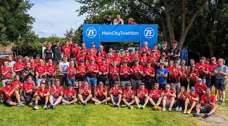 Diese Mitglieder der Laufabteilung der TG 48 Schweinfurt um den Inklusionsbeauftragten Norbert Huhn helfen mit, den MainCityRun und den MainCityTriathlon zu inklusiven Sportevents zu machen.