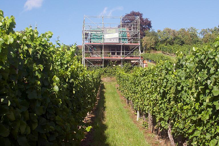 Das sanierungsbedürftige Weinbergshäuschen kurz vor der Sanderauer Stadtgrenze gehört beim Tag des offenen Denkmals zum ersten Mal zum Programm. Das sanierungsbedürftige Weinbergshäuschen kurz vor der Sanderauer Stadtgrenze gehört beim Tag des offenen Denkmals zum ersten Mal zum Programm.