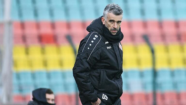 Zufrieden mit dem Punkt gegen Viktoria Berlin: Kickers-Trainer Danny Schwarz Zufrieden mit dem Punkt gegen Viktoria Berlin: Kickers-Trainer Danny Schwarz