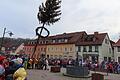 Nur noch ein kleines Stück, dann ist es geschafft und der prächtige Fosenochts-Baum der Bischofsheimer streckt sich zum blauen Himmel.