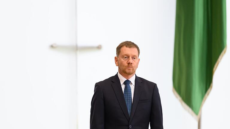 Regierungschefs beraten über Migration und Rundfunkbeitrag       -  Sachsen Ministerpräsident Michael Kretschmer (CDU) hält die Zahl der ankommenden Flüchtlinge für zu hoch. (Archivbild)
