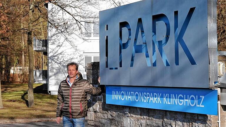 Erfolgreiche Konversion: Im i_Park Klingholz zwischen Giebelstadt und Reichenberg, wo die Bundeswehr einst eine Sanitätsschule betrieb, arbeiten heute rund 700 Menschen. Jetzt wollen die Betreiber dort ein Tagungshotel bauen, so Geschäftsführer Armin Kordmann. Erfolgreiche Konversion: Im i_Park Klingholz zwischen Giebelstadt und Reichenberg, wo die Bundeswehr einst eine Sanitätsschule betrieb, arbeiten heute rund 700 Menschen. Jetzt wollen die Betreiber dort ein Tagungshotel bauen, so Geschäftsführer Armin Kordmann.