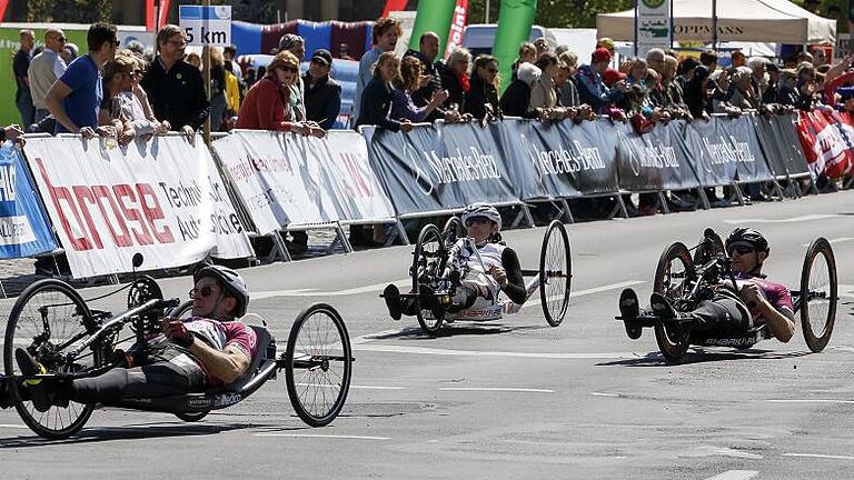 Spektakulär: Die Handbiker bei ihrem Residenzlauf-Rennen. Spektakulär: Die Handbiker bei ihrem Residenzlauf-Rennen.