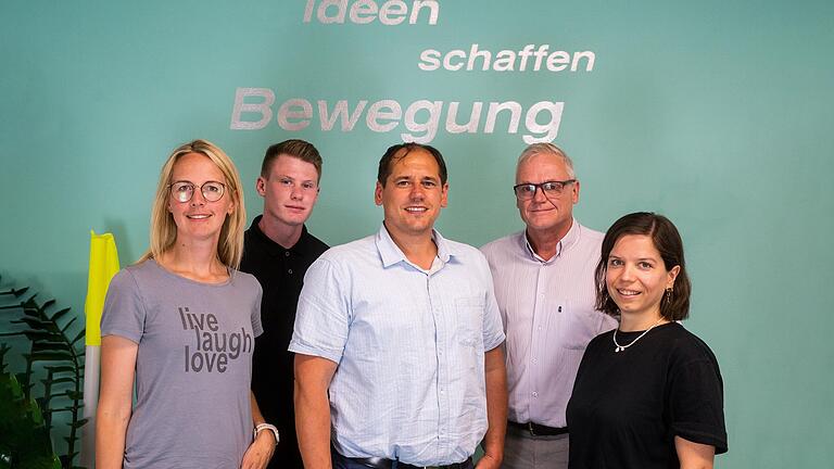 Im Bild zu sehen ist der neugewählte Aufsichtsrat des ISB: Simone Kreß, Bastian Haller, Matthias Kreß (Aufsichtsratsvorsitzender), Holger Laschka und Johanna Häckner. Im Bild zu sehen ist der neugewählte Aufsichtsrat des ISB: Simone Kreß, Bastian Haller, Matthias Kreß (Aufsichtsratsvorsitzender), Holger Laschka und Johanna Häckner.