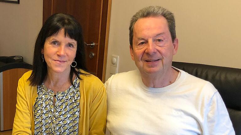 Dr. Herman Dietrich und seine Frau Karin arbeiten noch jeden Werktag in ihrer Arztpraxis in Saal. Wie lange noch, steht noch nicht fest. Dr. Herman Dietrich und seine Frau Karin arbeiten noch jeden Werktag in ihrer Arztpraxis in Saal. Wie lange noch, steht noch nicht fest. 