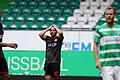 Nicht zu fassen: Dardan Karimani ärgert sich über eine seiner ausgelassenen Chancen beim 0:1 in Fürth.