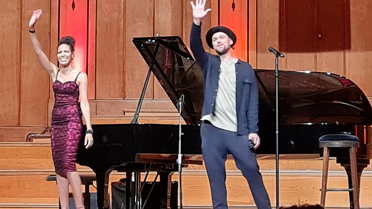 Zwei, die perfekt aufeinander eingespielt sind: Pianistin Marialy Pacheco und Max Mutzke. Foto: Susanne Will - Zwei, die perfekt aufeinander eingespielt sind: Pianistin Marialy Pacheco und Max Mutzke. Foto: Susanne Will Zwei, die perfekt aufeinander eingespielt sind: Pianistin Marialy Pacheco und Max Mutzke. Foto: Susanne Will - Zwei, die perfekt aufeinander eingespielt sind: Pianistin Marialy Pacheco und Max Mutzke. Foto: Susanne Will