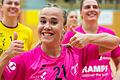 Nimm's leicht: Frauen haben weniger Muskelmasse und damit Nachteile gegenüber Männern im Leistungssport. In vielen Disziplinen wird das durchs Regelwerk ein bisschen relativiert.