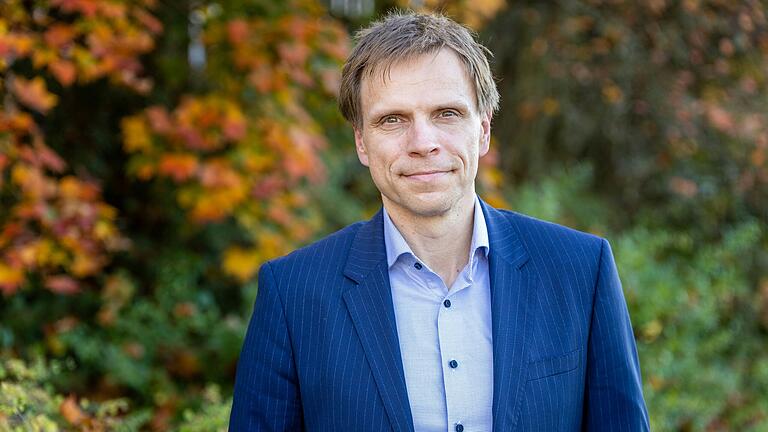 Seit über 50 Jahren besteht das St. Josefs-Stift, Geschäftsführer ist seit Oktober 2020 Marco Warnhoff. Seit kurzem gehört das Stift zum gemeinnützigen Unternehmensverbund 'Tatenwerk'. Seit über 50 Jahren besteht das St. Josefs-Stift, Geschäftsführer ist seit Oktober 2020 Marco Warnhoff. Seit kurzem gehört das Stift zum gemeinnützigen Unternehmensverbund 'Tatenwerk'.