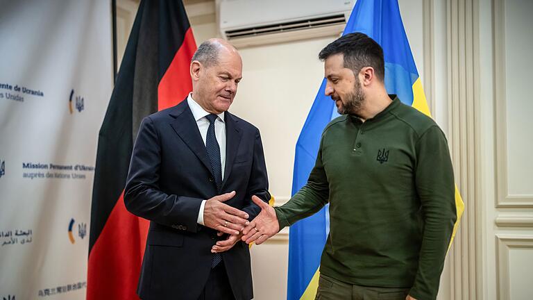 Kanzler Scholz in New York       -  Scholz will der Ukraine keine Taurus-Raketen für Schläge gegen Russland zur Verfügung stellen.