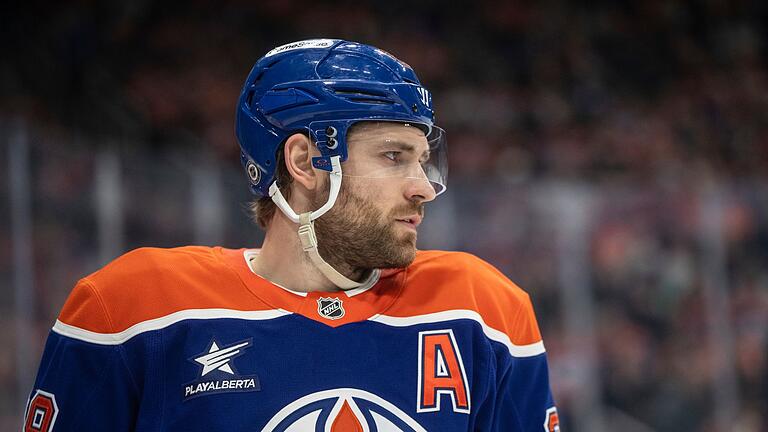 Edmonton Oilers - Utah Hockey Club - Leon Draisaitl fehlte den Edmonton Oilers gegen die Winnipeg Jets wegen einer Verletzung. Edmonton Oilers - Utah Hockey Club - Leon Draisaitl fehlte den Edmonton Oilers gegen die Winnipeg Jets wegen einer Verletzung.