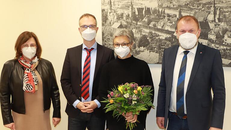 Vorstandswahl bei der Ochsenfurter CSU (von links): Rosa Behon, der neue Vorsitzende Benedikt Zeplin, die scheidende Vorsitzende Christiane Brock und Landrat Thomas Eberth. Vorstandswahl bei der Ochsenfurter CSU (von links): Rosa Behon, der neue Vorsitzende Benedikt Zeplin, die scheidende Vorsitzende Christiane Brock und Landrat Thomas Eberth.