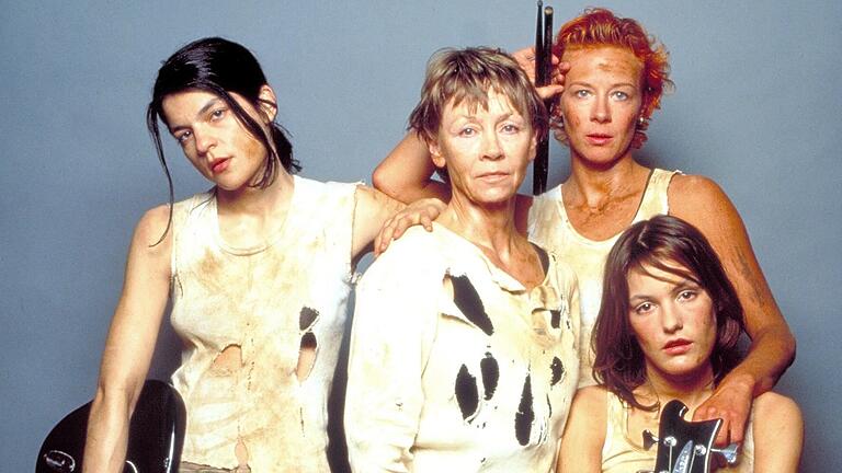 Die 'Bandits': Die Gefängnisinsassinnen Luna (Jasmin Tabatabai), Marie (Jutta Hoffmann), Emma (Katja Riemann) und Angel (Nicolette Krebitz) gründeten in dem Kultfilm aus dem Jahr 1997 eine Band. Die 'Bandits': Die Gefängnisinsassinnen Luna (Jasmin Tabatabai), Marie (Jutta Hoffmann), Emma (Katja Riemann) und Angel (Nicolette Krebitz) gründeten in dem Kultfilm aus dem Jahr 1997 eine Band.