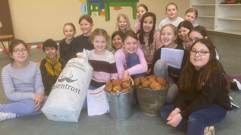 Kinder der Grundschule Röttingen proben das Musical 'Der Räuber Hotzenplotz' - für ihren Auftritt bei den Frankenfestspielen Röttingen im Mai auf der großen Festspielbühne. Kinder der Grundschule Röttingen proben das Musical 'Der Räuber Hotzenplotz' - für ihren Auftritt bei den Frankenfestspielen Röttingen im Mai auf der großen Festspielbühne.