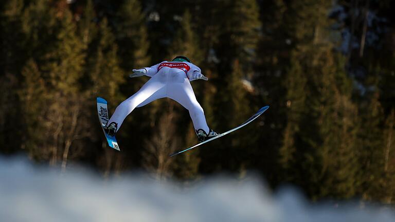 Skiflug Weltcup - Oberstdorf - Timi Zajc, Sieger am Samstag, musste sich diesmal geschlagen geben. Skiflug Weltcup - Oberstdorf - Timi Zajc, Sieger am Samstag, musste sich diesmal geschlagen geben.