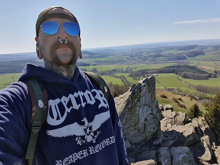 Marco 'Haino' Heinickel auf der Wasserkuppe während einer Rhön-Runde. Marco 'Haino' Heinickel auf der Wasserkuppe während einer Rhön-Runde.
