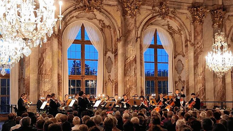 Barocke Kulisse für den Klassiker Mozart: Seit 94 Jahren ist der Kaisersaal der Würzburger Residenz Herzstück des Mozartfests.