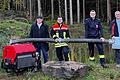 Auf dem Foto 1. Bürgermeister Gemeinde Bastheim Tobias Seufert, 2. Kommandant Feuerwehr Rödles Tim Seyfried, 1. Kommandant Feuerwehr Rödles Niklas Baumeister, Vorstandsmitglied Waldflurbereinigung Matthias Greier.