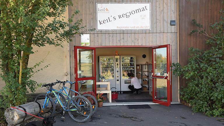 Der&nbsp; Verkaufsautomat von Roland Keil in Hüttenheim.