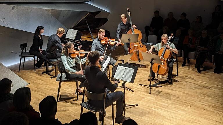 Das Janus Ensemble (Würzburg) gastiert am Freitag, 24. Mai, im Schloss Zeilitzheim.&nbsp;