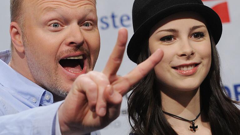 Stefan Raab       -  Früher stand Deutschland besser da: Stefan Raab im Jahr 2010 mit ESC-Siegerin Lena Meyer-Landrut. (Archivbild)