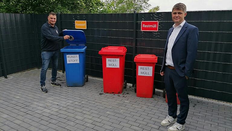 Stadtgärtner Rainer Graumann (links) und 1. Bürgermeister Michael Kraus