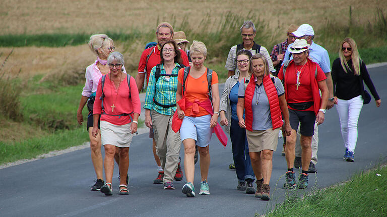 Von Arnstein absolvierte am Montag eine kleine Gruppe die letzte Tagesetappe der Kreuzbergwallfahrer.&nbsp;