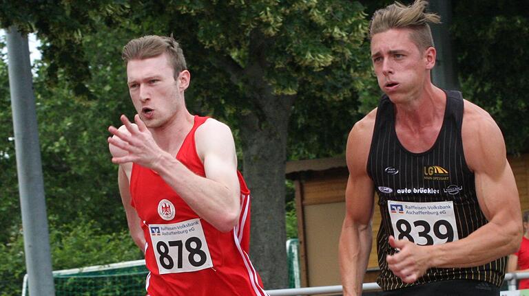 Der Niederläurer Clemens Schmitt (links, Startnummer 878) sprintete im Männer-Rennen über 100 Meter auf Platz drei.