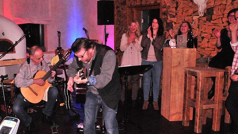 &bdquo;Hootenanny&ldquo; mit den Frankomanen: Folkmusik live in der Vinothek Stetten.