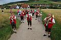 In Musiker-Tracht widmeten die Musiker der Musikkapelle Leinach ihr fünfzehntes und letztes Corona-Sonntagskonzert neben dem Dank an die Bevölkerung auch ihrem Leiter Heiko Rügamer (vorne rechts) zu dessen Geburtstag.
