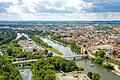 Blick auf den Main und die Maxbrücke aus Richtung der Cramermühle. Rechts im Bild der Paul-Rummert-Ring. Von diesem aus könnte nach einer Idee des Handelsverbandes eine neue Autobrücke gebaut werden. Die alte Maxbrücke sollte für Radfahrer und Fußgänger genutzt werden.