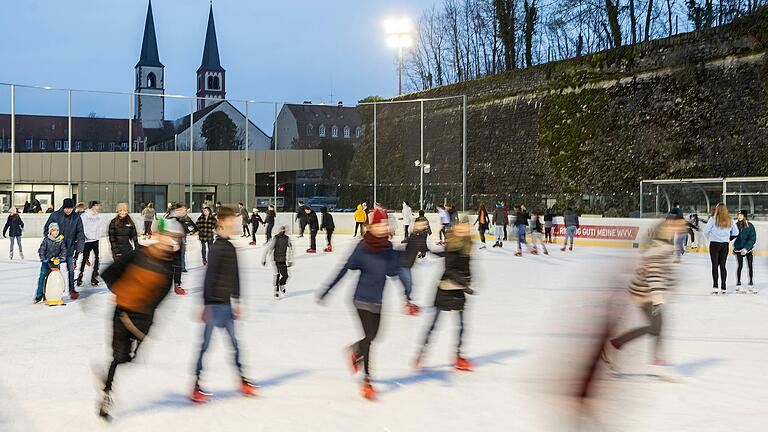 Die Würzburger Eisbahn macht auf - und zwar am 16. November 2024.&nbsp;