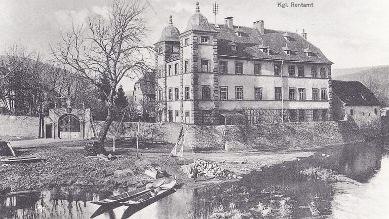Alte Ansichtskarte vom Huttenschloss, damals noch Rentamt.
