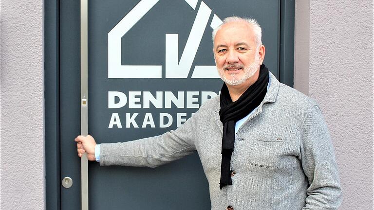 Holger Kühne ist Prokurist der Firma Dennert Massivhaus GmbH in Schlüsselfeld. Holger Kühne ist Prokurist der Firma Dennert Massivhaus GmbH in Schlüsselfeld.
